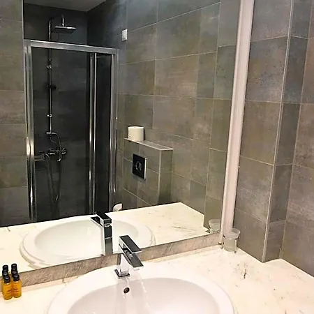 Niras Hotel